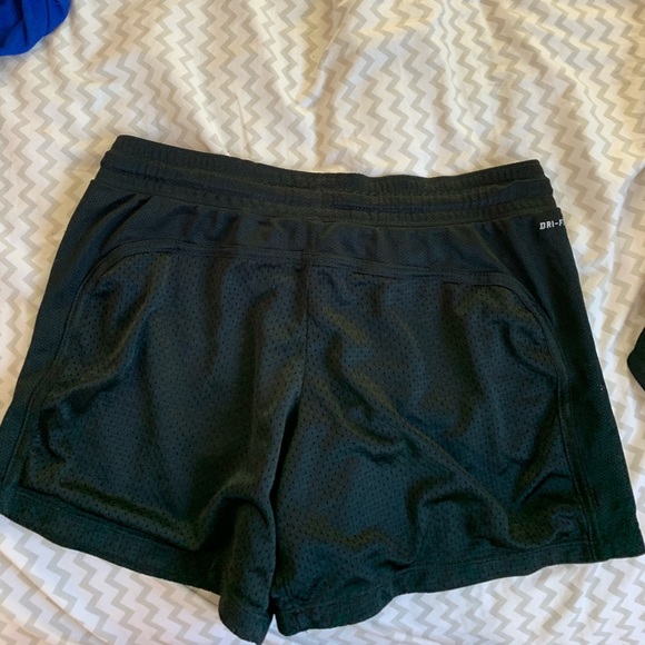 black nike shorts - Picture 4 of 4